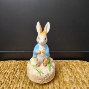 SCHMID | "Peter Cottontail Musical Collectible Vintage